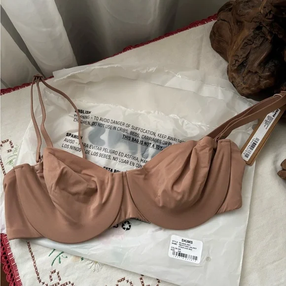 Skims Smoothing Unlined Strapless Bra- NWT- Sienna - Picture 2 of 7
